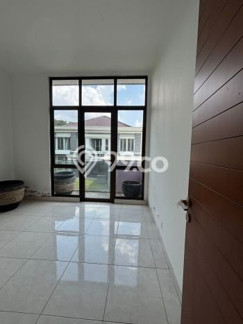 Ready to Use! Luxury House LT 200m2 Desain Elegan di BSD Foresta Ready to Use! Luxury House LT 200m2 Desain Elegan di BSD Foresta