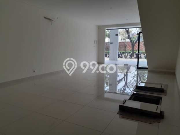 LOKASI PREMIUM! Ruko Kawasan , Luas 268m2m², Lokasi Komersial LOKASI PREMIUM! Ruko Kawasan , Luas 268m2m², Lokasi Komersial