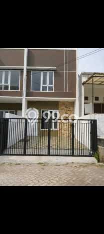 For Sale Rumah 3 Kamar Lokasi Ideal Bagus dan Strategis di Kelapa Gading For Sale Rumah 3 Kamar Lokasi Ideal Bagus dan Strategis di Kelapa Gading