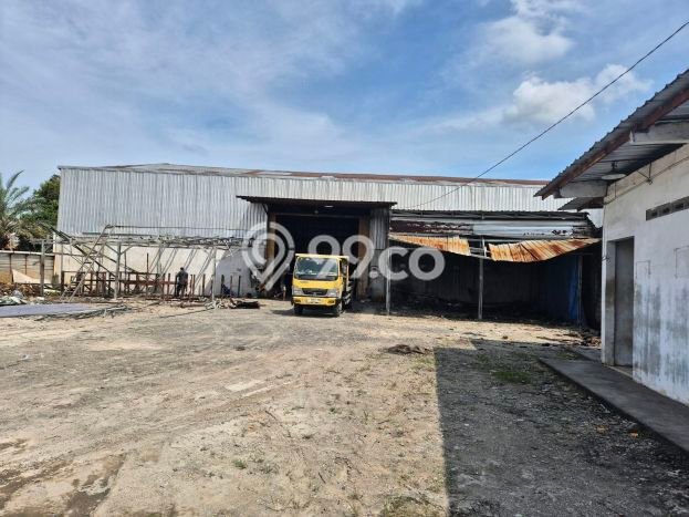 Unit Gudang Disewa Lokasi Genuk, Semarang Spesifikasi Luas Bangunan 1500m2 Unit Gudang Disewa Lokasi Genuk, Semarang Spesifikasi Luas Bangunan 1500m2