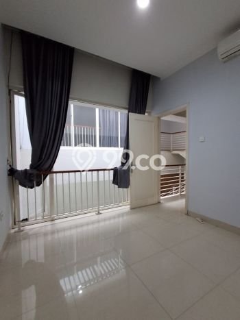 Hunian Elit LB 250m2 Siap Pakai Desain Elegan di Bintaro, Tangerang Selatan Hunian Elit LB 250m2 Siap Pakai Desain Elegan di Bintaro, Tangerang Selatan