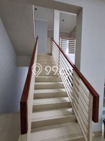 Hunian Elit LB 250m2 Siap Pakai Desain Elegan di Bintaro, Tangerang Selatan Hunian Elit LB 250m2 Siap Pakai Desain Elegan di Bintaro, Tangerang Selatan
