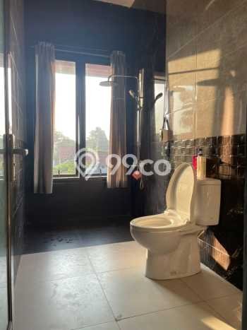 Rumah Elit Modern Tanpa Renovasi di Graha Raya Tangerang Selatan Rumah Elit Modern Tanpa Renovasi di Graha Raya Tangerang Selatan