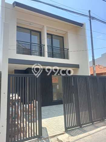 Rumah Luas Asri 4 KT Siap Huni di Bintaro Tangerang Selatan Rumah Luas Asri 4 KT Siap Huni di Bintaro Tangerang Selatan
