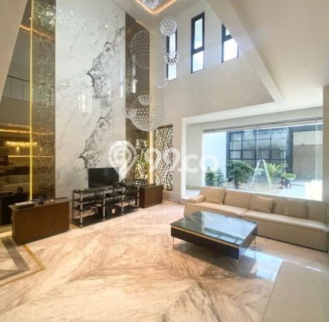 Rumah Mewah LB 650m2 Siap Huni Desain Elegan di Graha, Surabaya Rumah Mewah LB 650m2 Siap Huni Desain Elegan di Graha, Surabaya