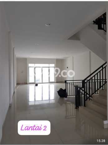 For Rent Ruko di , Luas 337m2m², Lokasi Komersial For Rent Ruko di , Luas 337m2m², Lokasi Komersial