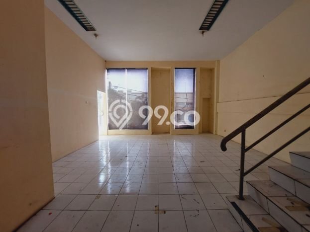 For Rent Gudang Strategis di , Luas 330m2m², Area Ramai For Rent Gudang Strategis di , Luas 330m2m², Area Ramai