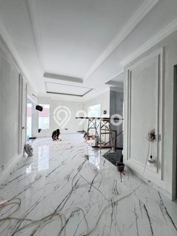 Hunian Eksklusif Siap Huni LT 180m2 di BSD, Tangerang Selatan Hunian Eksklusif Siap Huni LT 180m2 di BSD, Tangerang Selatan