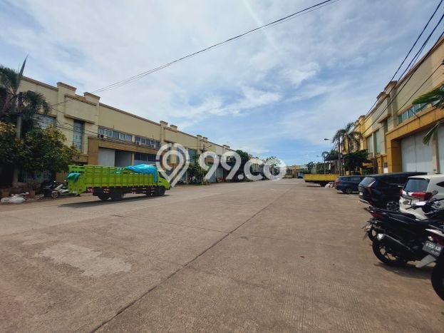 For Rent Gudang Strategis di , Luas 330m2m², Area Ramai For Rent Gudang Strategis di , Luas 330m2m², Area Ramai