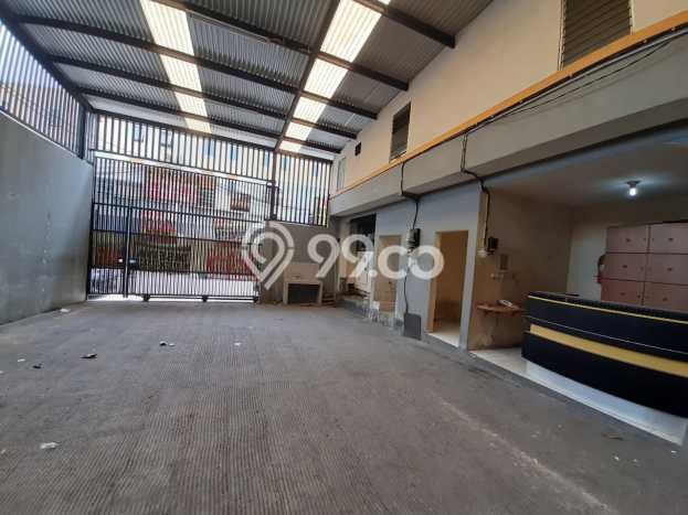 Gudang Premium di , Luas 240m2m², Lokasi Jalan Utama Gudang Premium di , Luas 240m2m², Lokasi Jalan Utama