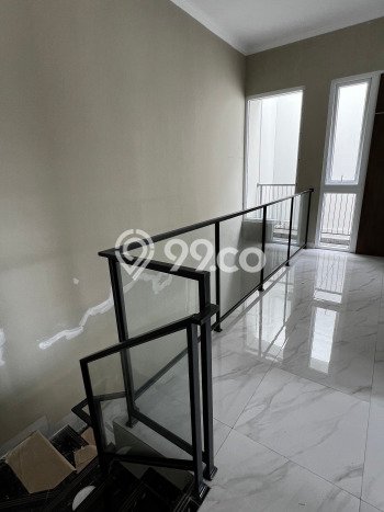 Rumah Elit Modern Tanpa Renovasi di Serpong Regency Melati Mas Tangerang Selatan Rumah Elit Modern Tanpa Renovasi di Serpong Regency Melati Mas Tangerang Selatan