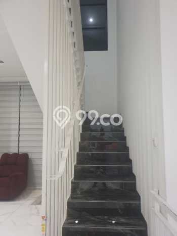 Rumah Luxury Modern Tanpa Renovasi di BSD Foresta Tangerang Rumah Luxury Modern Tanpa Renovasi di BSD Foresta Tangerang
