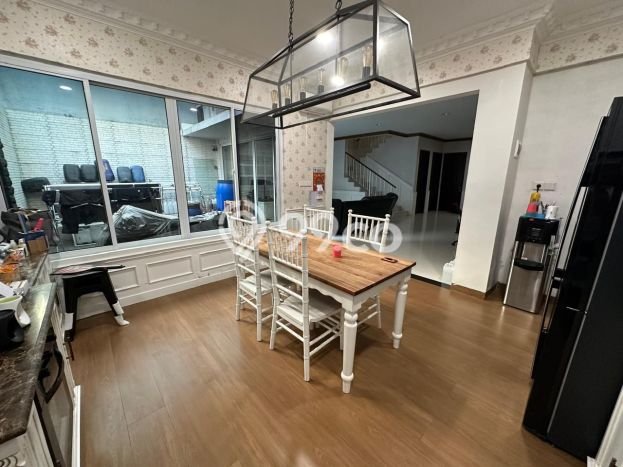 Jual Rumah Mewah Elegan Dengan View Cantik di Jakarta Garden City, Jakarta Timur Jual Rumah Mewah Elegan Dengan View Cantik di Jakarta Garden City, Jakarta Timur