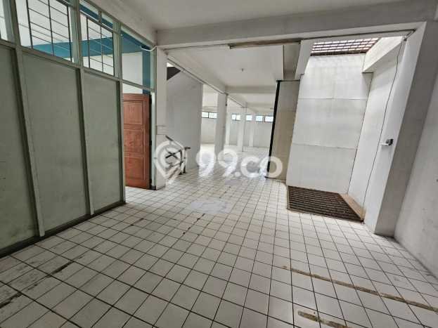 Ruko untuk disewa di Regol punya LT 200m2 & LB 550m2 harga sewa kompetitif Ruko untuk disewa di Regol punya LT 200m2 & LB 550m2 harga sewa kompetitif