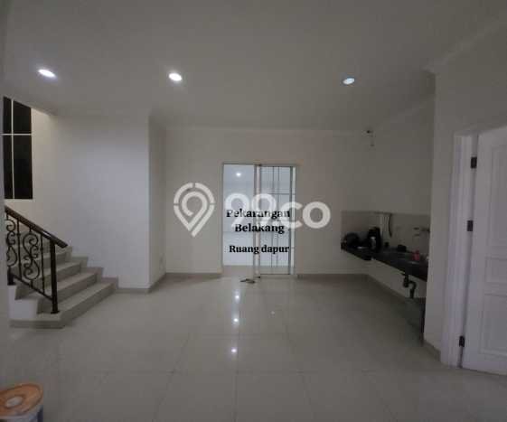 Rumah di Green Lake City, 3 KT, Lingkungan Tenang Rumah di Green Lake City, 3 KT, Lingkungan Tenang