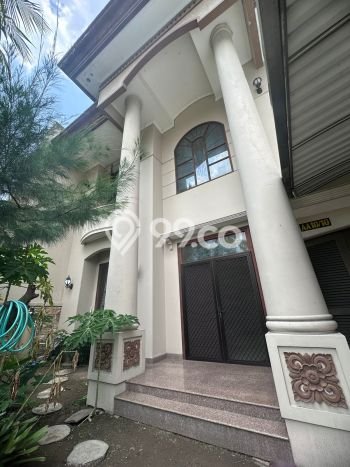 Disewakan! Rumah 5 Kamar Tidur &
6 Kamar Mandi di Pakuwon Indah, Surabaya Disewakan! Rumah 5 Kamar Tidur &
6 Kamar Mandi di Pakuwon Indah, Surabaya