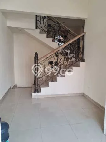 Rumah di , 4 KT, Akses Universitas, Luas 160m2m² Bangunan 300m2m² Rumah di , 4 KT, Akses Universitas, Luas 160m2m² Bangunan 300m2m²