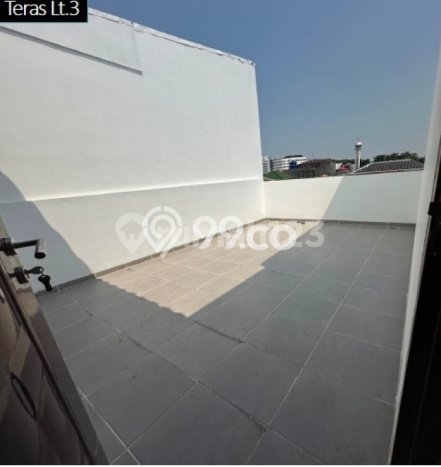 Dijual Rumah Eksklusif 3 KT di Duri Kepa, Jakarta Barat Dijual Rumah Eksklusif 3 KT di Duri Kepa, Jakarta Barat