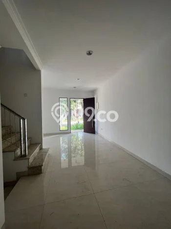 Rumah Nyaman 3 KT LB 109m2 Kondisi Bagus di Pantai Indah Kapuk Rumah Nyaman 3 KT LB 109m2 Kondisi Bagus di Pantai Indah Kapuk
