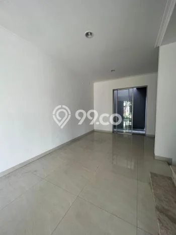 Rumah Nyaman 3 KT LB 109m2 Kondisi Bagus di Pantai Indah Kapuk Rumah Nyaman 3 KT LB 109m2 Kondisi Bagus di Pantai Indah Kapuk