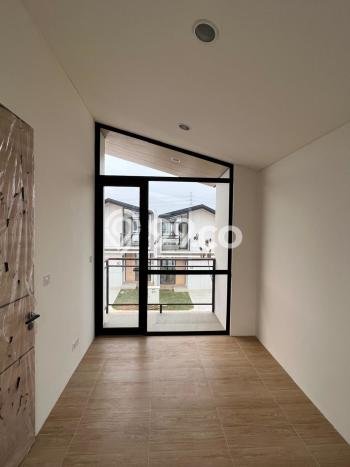 For Sale Hunian Rumah Nyaman 2 KT di Lippo Karawaci, Tangerang For Sale Hunian Rumah Nyaman 2 KT di Lippo Karawaci, Tangerang