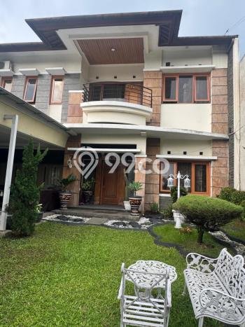 Rumah Elit Modern Tanpa Renovasi di Mekar Wangi Bandung Rumah Elit Modern Tanpa Renovasi di Mekar Wangi Bandung