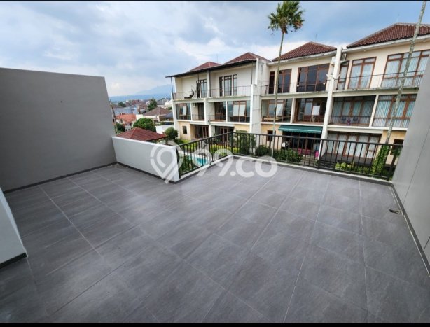 Rumah Elit Modern Siap Huni di Setra Duta Bandung Rumah Elit Modern Siap Huni di Setra Duta Bandung