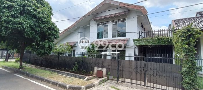 Siap Huni Hunian Elit 5 Kamar di Kebayoran Lama Dekat ke Mana Saja Siap Huni Hunian Elit 5 Kamar di Kebayoran Lama Dekat ke Mana Saja