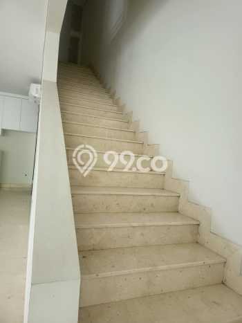 Rumah Elit Modern Tanpa Renovasi di Kemang Jakarta Selatan Rumah Elit Modern Tanpa Renovasi di Kemang Jakarta Selatan