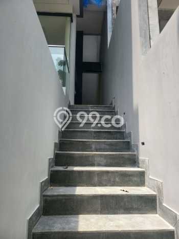 Rumah Elit Modern Tanpa Renovasi di Kemang Jakarta Selatan Rumah Elit Modern Tanpa Renovasi di Kemang Jakarta Selatan