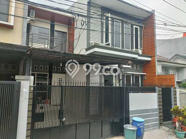 Rumah Modern 7 KT di Joglo Jakarta Barat Semi Furnished Rumah Modern 7 KT di Joglo Jakarta Barat Semi Furnished