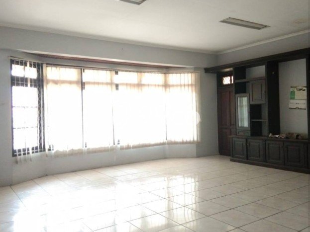 Ready to Use! Luxury House LT 495m2 Desain Elegan di Pondok Kelapa Ready to Use! Luxury House LT 495m2 Desain Elegan di Pondok Kelapa