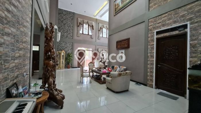 Rumah Mewah Siap Huni LT 584m2 di Kebayoran Lama, Jakarta Selatan Rumah Mewah Siap Huni LT 584m2 di Kebayoran Lama, Jakarta Selatan