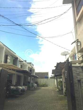 For Sale Hunian Rumah Nyaman 4 Kamar di Meruya, Jakarta Barat For Sale Hunian Rumah Nyaman 4 Kamar di Meruya, Jakarta Barat