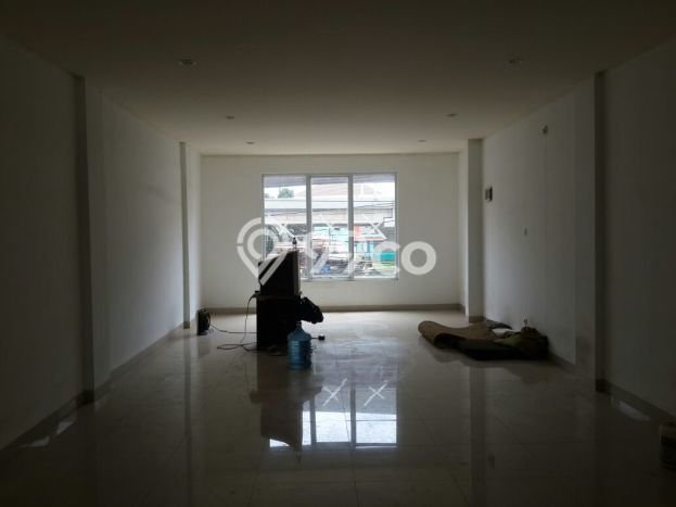 Ruko Bagus Dijual LB 325m2 Lokasi Strategis Jakarta Timur Area Cocok untuk Berbisnis Ruko Bagus Dijual LB 325m2 Lokasi Strategis Jakarta Timur Area Cocok untuk Berbisnis