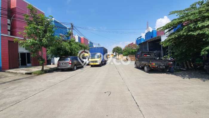 PRIME LOCATION! Gudang di Karawaci, Luas 350m², Kawasan Komersial, Lokasi Premium PRIME LOCATION! Gudang di Karawaci, Luas 350m², Kawasan Komersial, Lokasi Premium