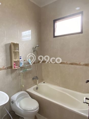 Siap Huni Rumah Mewah 5 Kamar di Makasar Dekat ke Mana Pun Siap Huni Rumah Mewah 5 Kamar di Makasar Dekat ke Mana Pun