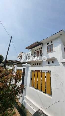 SPECIAL OFFER! Rumah di Duren Sawit, 4 KT, Area Strategis, Luas 240m2m² LB 400m2m² SPECIAL OFFER! Rumah di Duren Sawit, 4 KT, Area Strategis, Luas 240m2m² LB 400m2m²