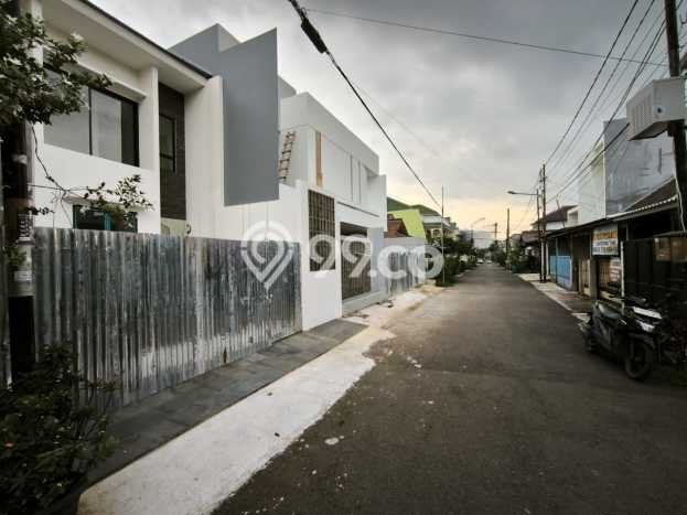 Jual Rumah Favorit Siap Huni LB 130m2 di Duren Sawit, Jakarta Timur Jual Rumah Favorit Siap Huni LB 130m2 di Duren Sawit, Jakarta Timur