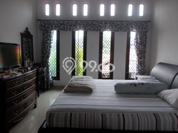 Hunian Mewah Dijual LT 228m2 di Jatinegara, Jakarta Timur Hunian Mewah Dijual LT 228m2 di Jatinegara, Jakarta Timur