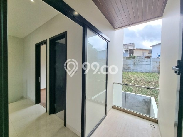Rumah Elit Modern Tanpa Renovasi di BSD City Tangerang Rumah Elit Modern Tanpa Renovasi di BSD City Tangerang