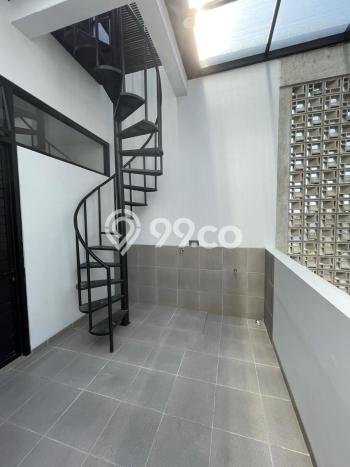 Rumah Elit LB 550m2 Siap Huni Desain Elegan di Gading Serpong, Tangerang Rumah Elit LB 550m2 Siap Huni Desain Elegan di Gading Serpong, Tangerang