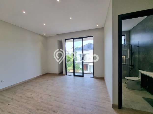 Rumah Elit Modern Tanpa Renovasi di BSD City Tangerang Rumah Elit Modern Tanpa Renovasi di BSD City Tangerang