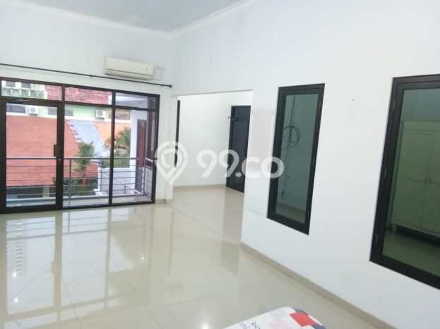 Rumah Modern 4 KT di Pakuwon City Surabaya Full Furnished Rumah Modern 4 KT di Pakuwon City Surabaya Full Furnished