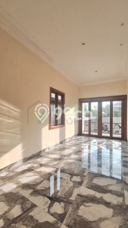 Ready to Use! Luxury House LT 340m2 Desain Elegan di BSD Puspita Loka Ready to Use! Luxury House LT 340m2 Desain Elegan di BSD Puspita Loka
