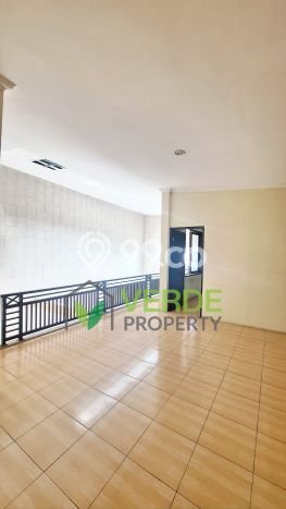 Ready to Use! Luxury House LT 437m2 Desain Modern di Sutera Buana Alam Sutera Ready to Use! Luxury House LT 437m2 Desain Modern di Sutera Buana Alam Sutera