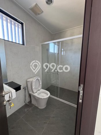 Rumah Kontrakan Jakarta Utara LT 200m2 LB 220m2 Kawasan Pantai Indah Kapuk 2 Rumah Kontrakan Jakarta Utara LT 200m2 LB 220m2 Kawasan Pantai Indah Kapuk 2