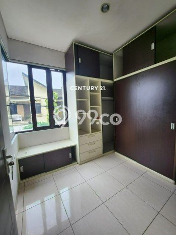 Jual Rumah Strategis Bagus Punya 4 KT di Ciputat Tangerang Selatan SHM Jual Rumah Strategis Bagus Punya 4 KT di Ciputat Tangerang Selatan SHM
