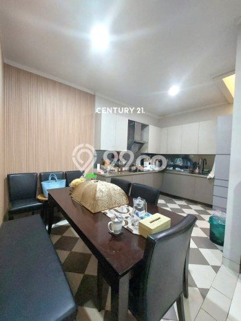 Hunian Elit LB 177m2 Siap Huni Desain Elegan di Bintaro, Tangerang Selatan Hunian Elit LB 177m2 Siap Huni Desain Elegan di Bintaro, Tangerang Selatan
