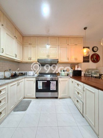 Hunian Mewah LB 230m2 Siap Huni Desain Elegan di Bintaro, Tangerang Selatan Hunian Mewah LB 230m2 Siap Huni Desain Elegan di Bintaro, Tangerang Selatan
